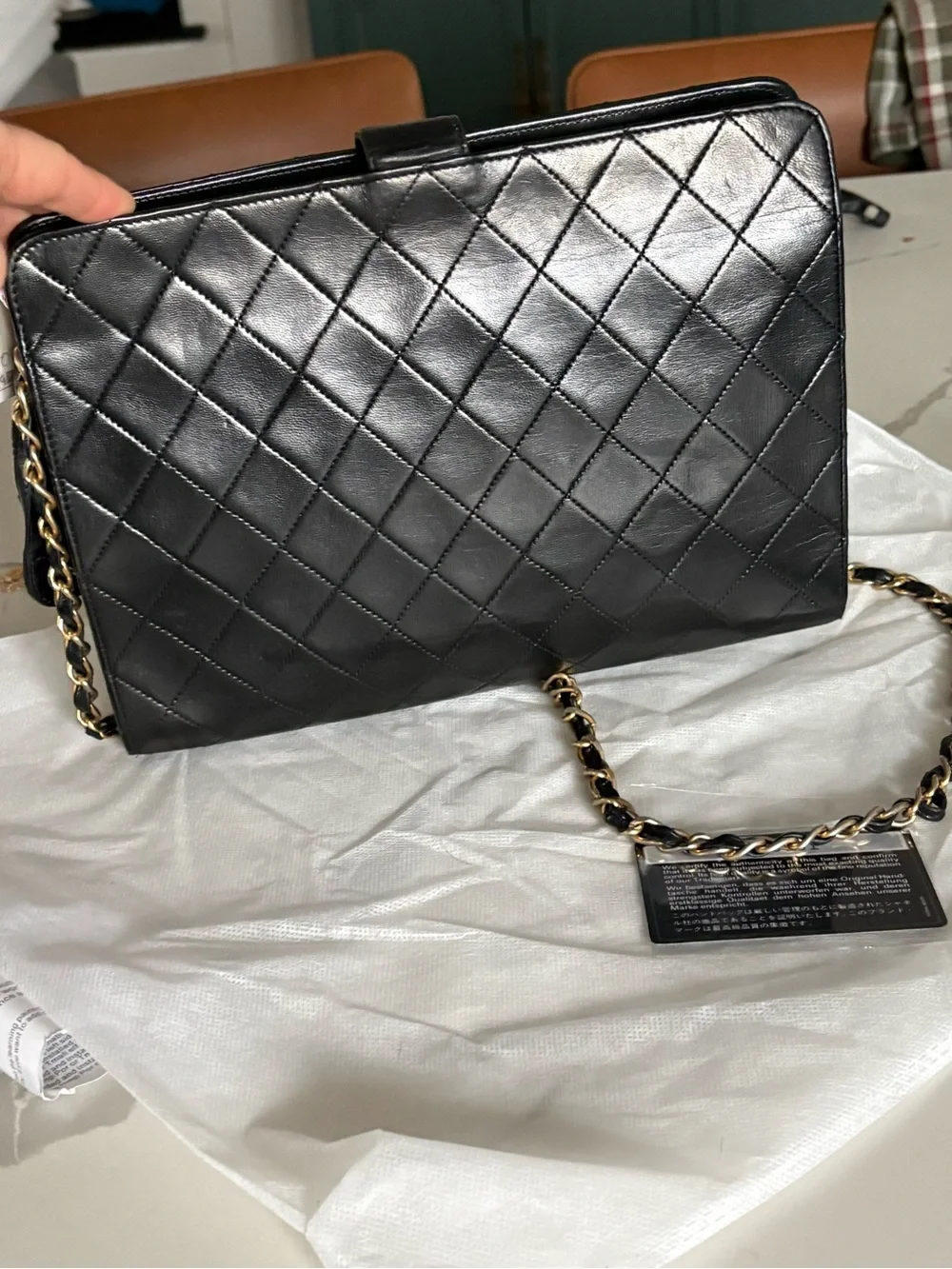 CHANEL Black Quilted Leather Shoulder Bag with Gold Chain